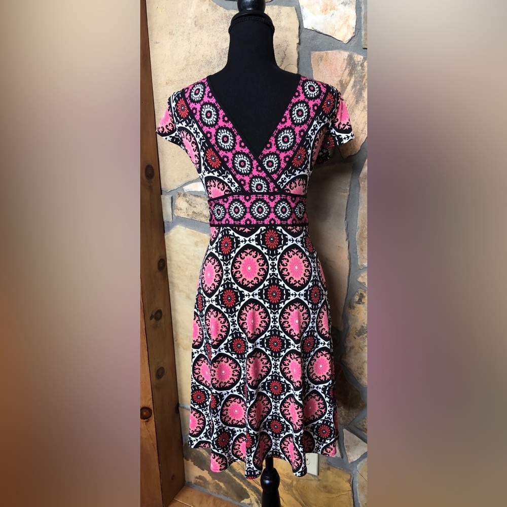 LONDON TIMES Medallion Print Pull-on Stretch Wrap Bodice Cap Sleeves Dress (8P) - Picture 5 of 16